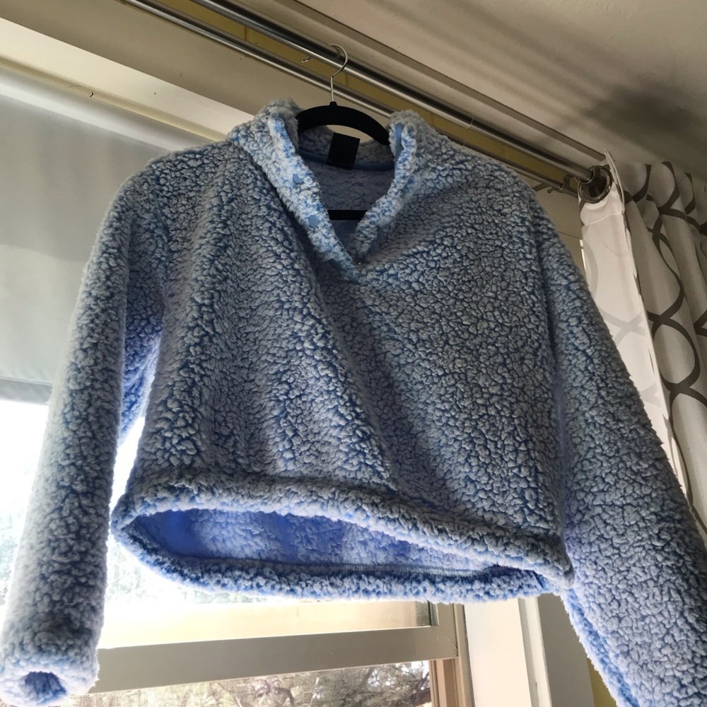 blue cropped sherpa